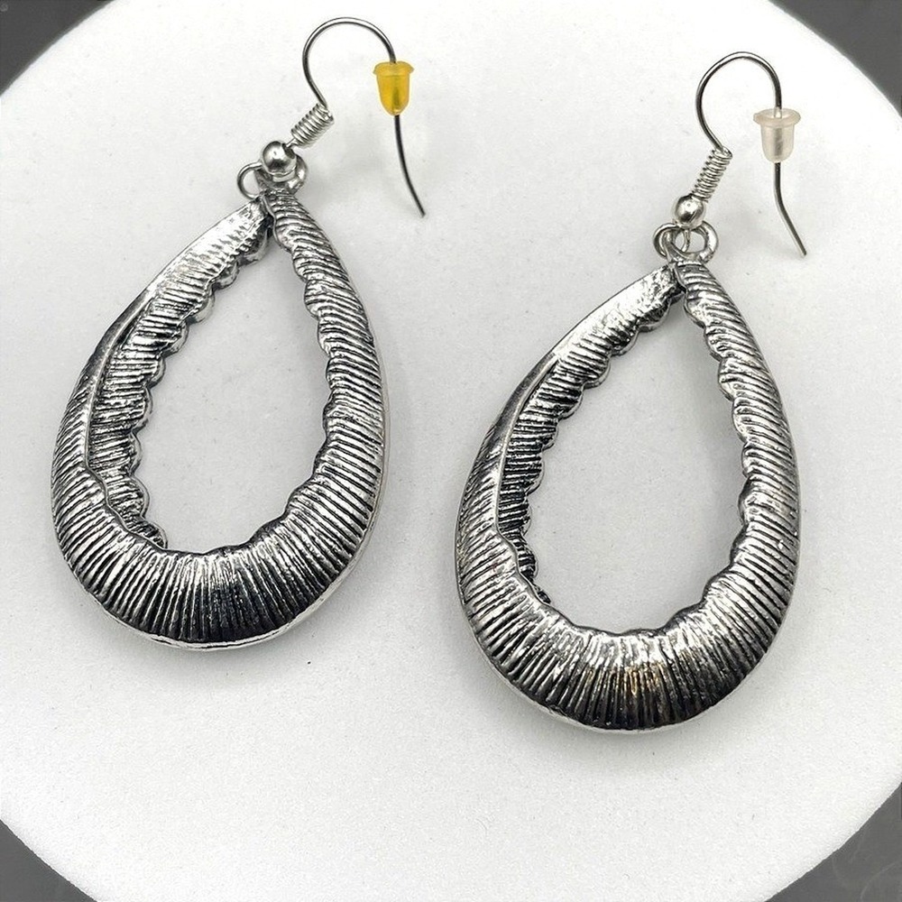 Vintage Silver Tone Rhinestone Teardrop Dangle Earrings Glam Style Statement Y2K